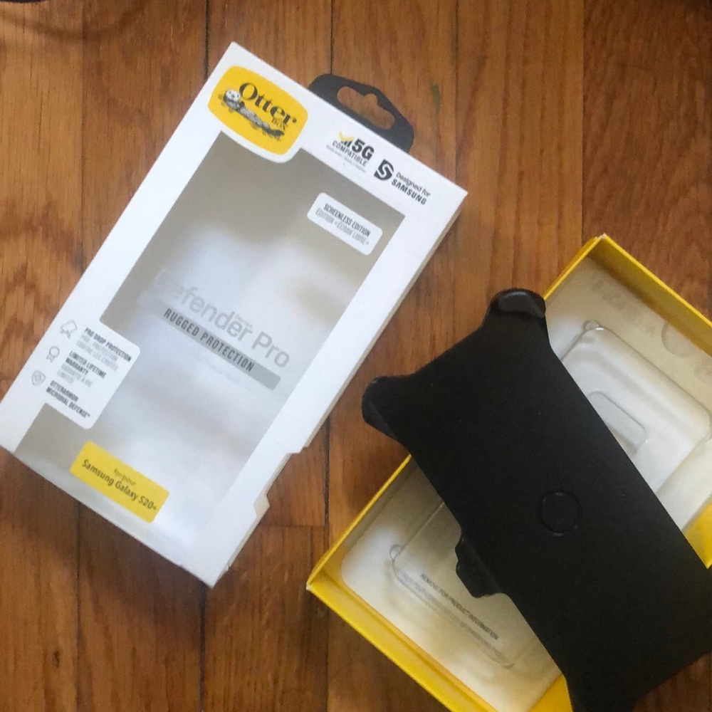 OtterBox belt clip/holster & box ONLY, S 20+